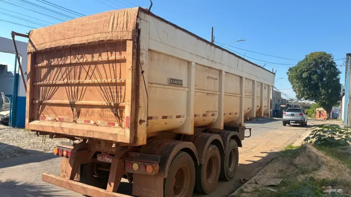 Carreta caçamba Randon 2008
