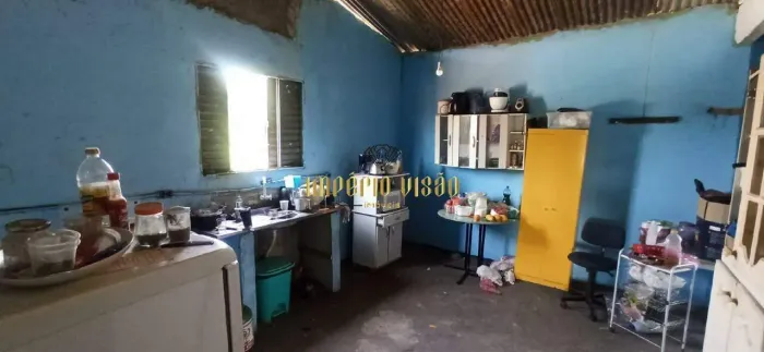 Sobrado à venda com 3 dormitórios e salão amplo no andar inferior no bairro Vila Barros -