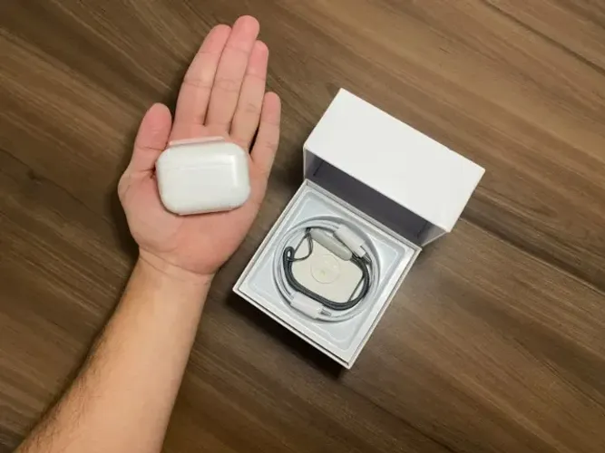 Fone de ouvido sem fio com cancelamento de ruído