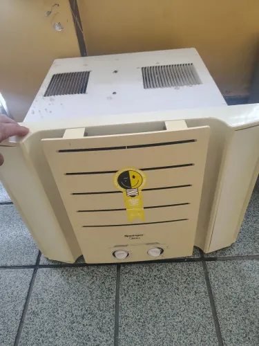 Vende se ar condicionado de janela whatsapp *15