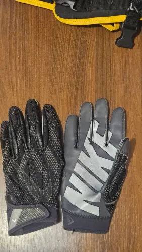 Luva Nike Vapor Jet 4 Preta - Tamanho M (Seminova)