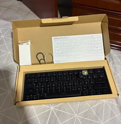 teclado gk61 skyloong switch yellow
