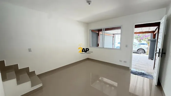 Casa em Condomínio à Venda em São Paulo-SP, Jardim Sandra: 2 quartos, 2 salas, 2 banheiros