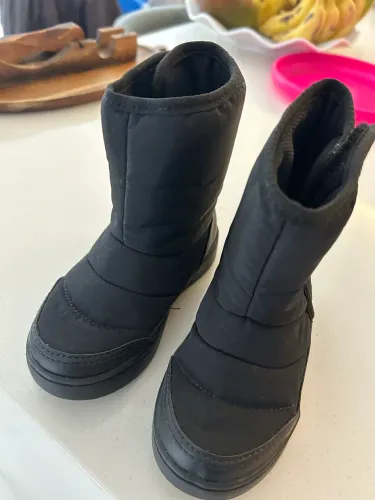 Sapatos, botas e tênis infantis