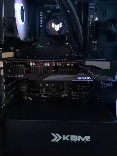 Rx7600 gigabyte triple fun 6 meses de uso