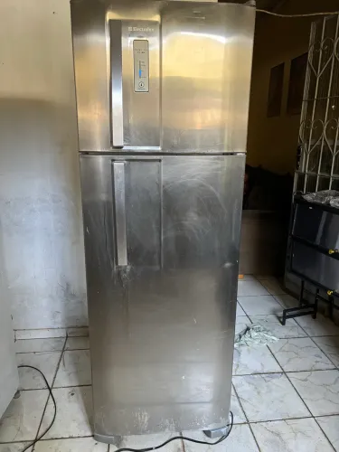 Geladeira Eletrolux Frost Free (Frete grátis)