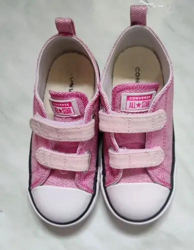 Tênis infantil menina Converse tamanho 25