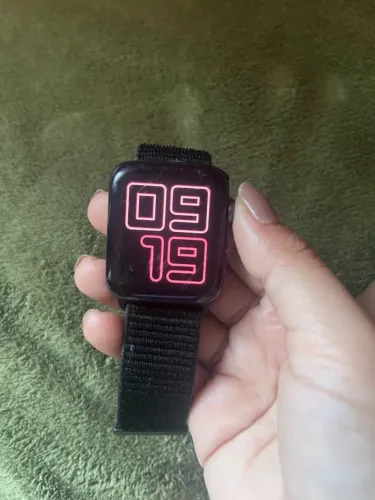 Apple Watch Series 3, tamanho 42mm, bateria 96%