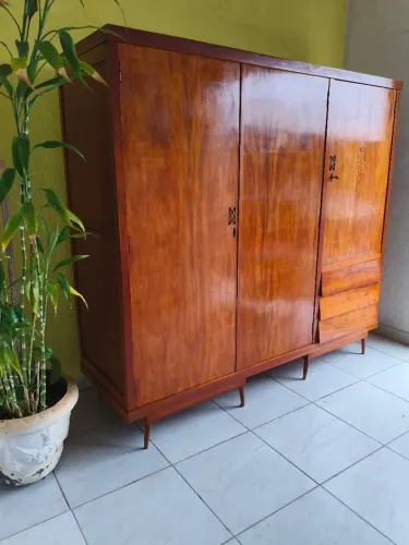 Guarda roupa Vintage