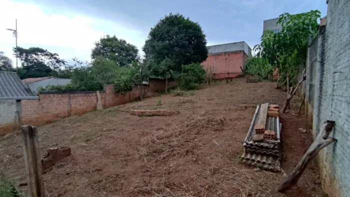 Vende-se casa em Telêmaco Borba PR.