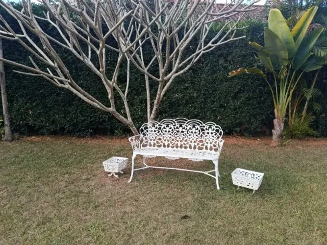 Banco de Jardim Branco + 2 Floreiras