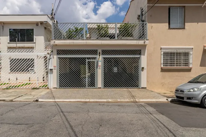 Casa comercial na Rua João Anes, 157 400 m²