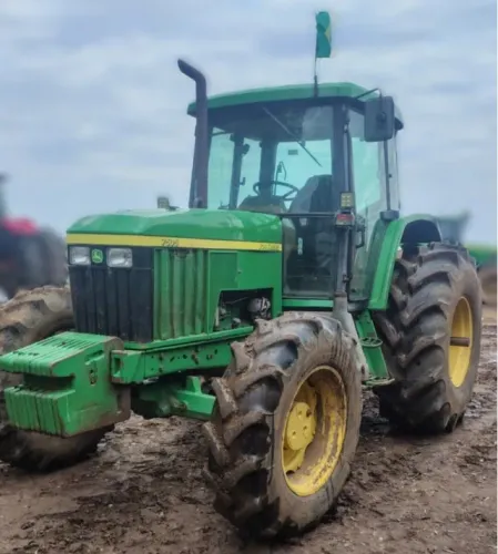 Trator 7505 John Deere, Ano 2002