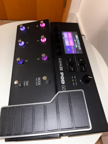 PEDALEIRA - LINE 6 POD GO GUITARRA GRETSCH E AMP