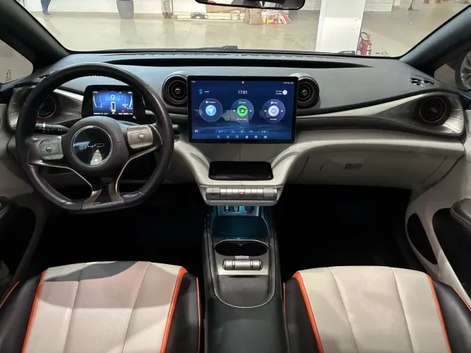 BYD Dolphin EV (Elétrico) 2025