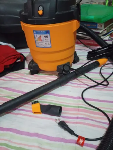 Aspirador semi novo 