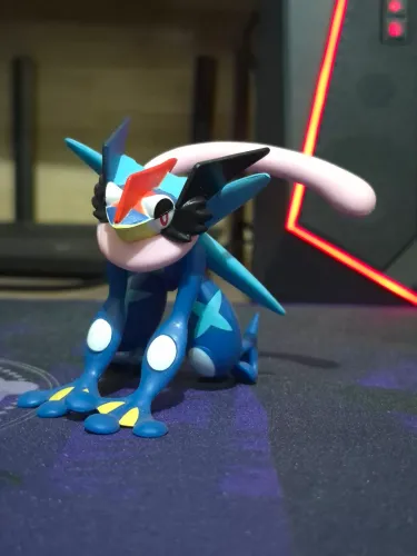 Boneco Pokémon Ash-Greninja Articulado - Item de Colecionador!
