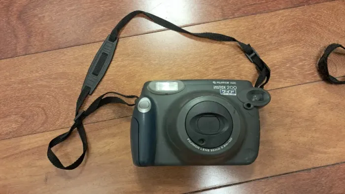 Câmera Instax Fujifilm importda japonesa (não testada)