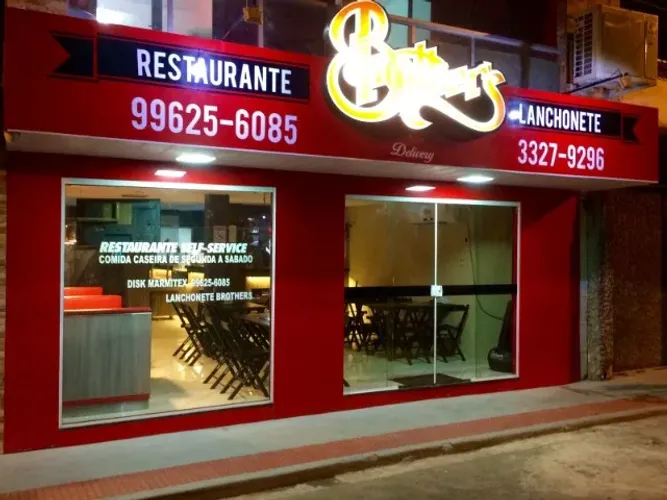 RESTAURANTE COM PAINEIS SOLARES EM MARIA ORTIZ