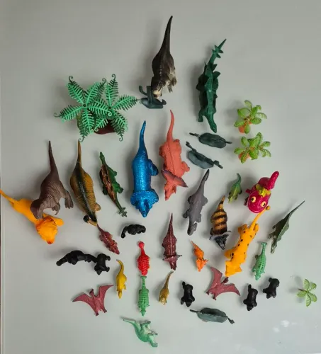 Kit Dinossauros e Animais Infantil com 36 Peças