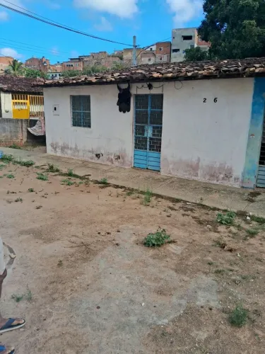 Vendo casa próximo a rodoviária do Feitosa quital com fruteiras casa na grota