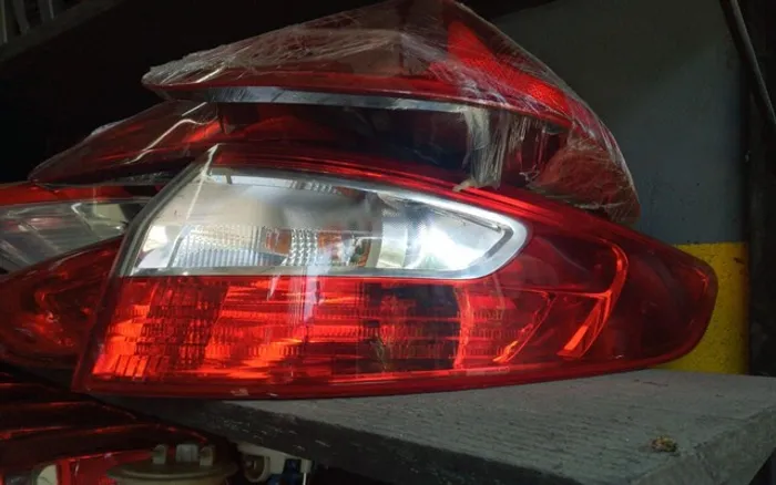 Lanterna traseira direita do Fluence .