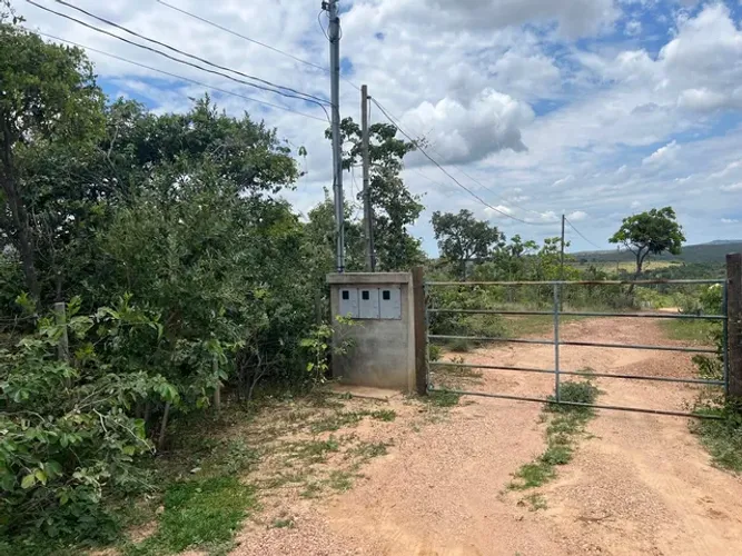Lotes de 1.000 metros água e luz já ligado