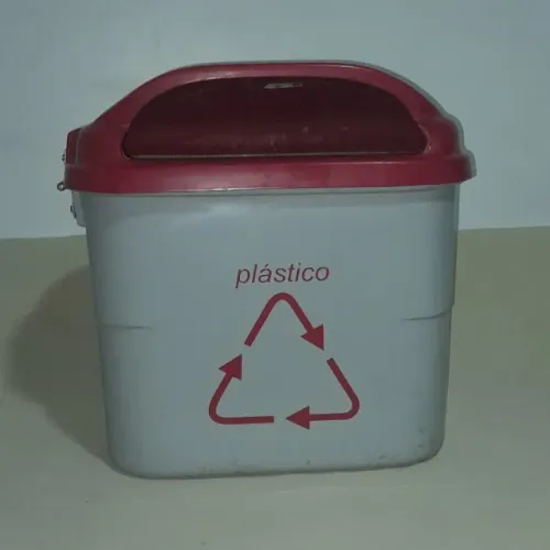 Lixeira em Fibra de Vidro. 