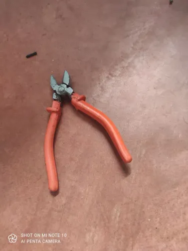 Alicate de corte usado so vir buscar