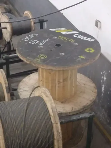 Carretel (bobina) de madeira para artesanato - Diversos tamanhos 