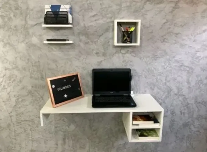 ESCRIVANINHA SUSPENSA