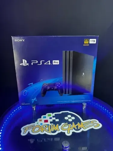 Ps4 Pro com 2 controles em Promoção