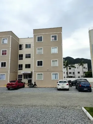 Apartamento (2 quartos e 1 vaga) no Rio Pequeno em Camboriú! Semi-mobiliado!