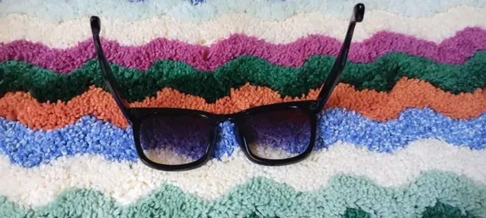Óculos de sol GUCCI.