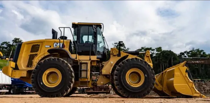 Pá Carregadeira Caterpillar 966L ano 2023 sem uso, em MG