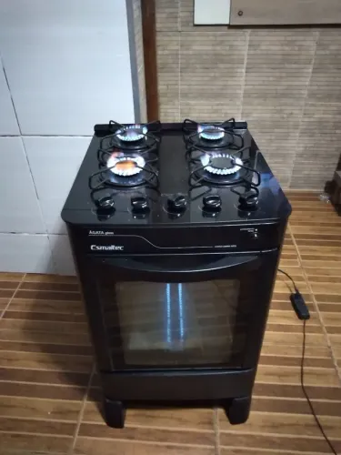 Vende-se fogão mesa de vidro todo automático 599$$