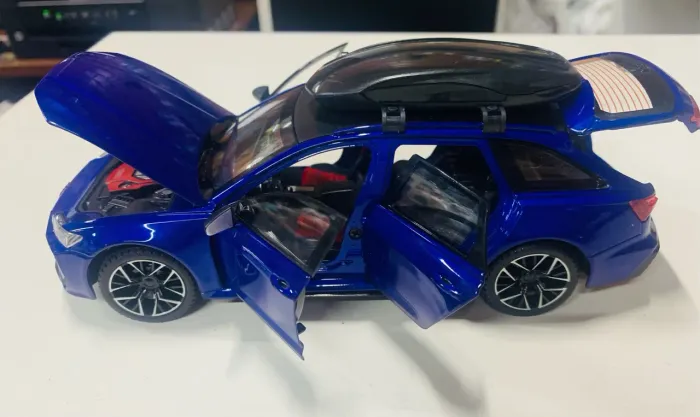 Miniatura Metal Audi RS 6 C/Luz / Som E Fricção Nova 1/24
