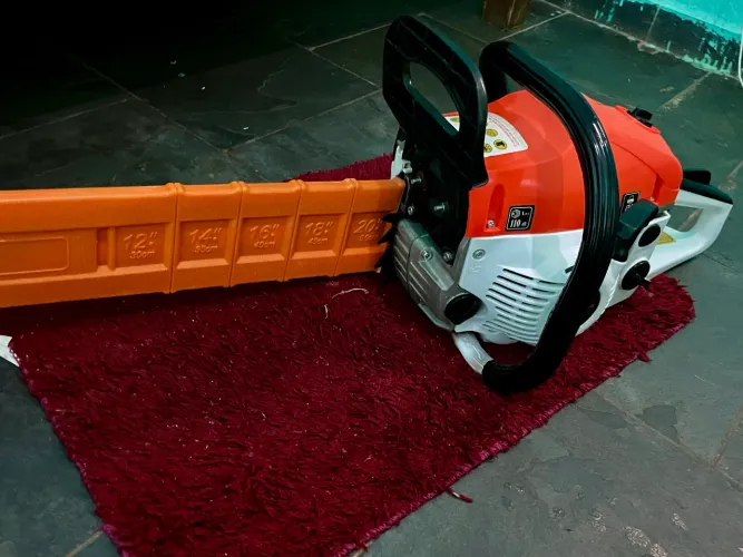 Moto serra semi nova usada uma vez 