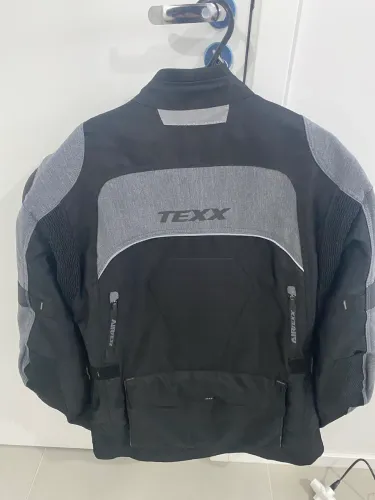 JAQUETA TEXX SEMI NOVA - M