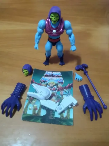 He-Man MOTU - Esqueleto com Garras do Terror Claws 14cm Deluxe Original