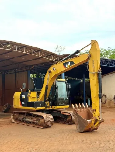 Escavadeira Caterpillar 313D 2L