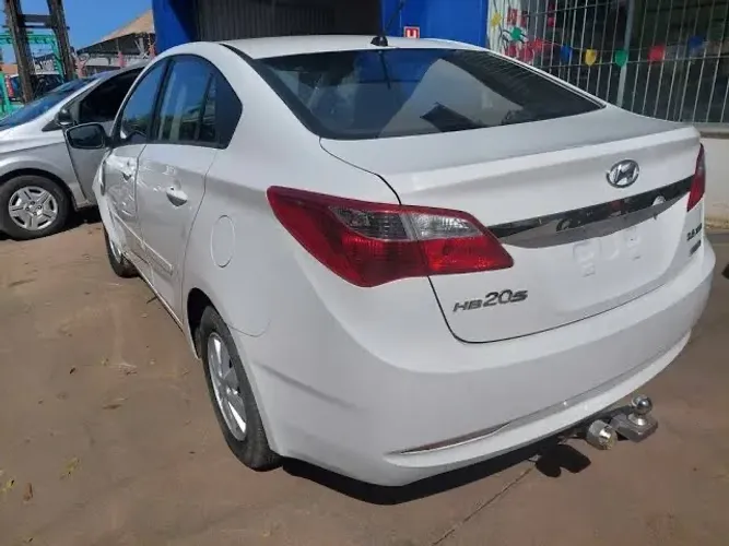 SUCATA HB20 SEDAN RETIRADA DE PEÇAS