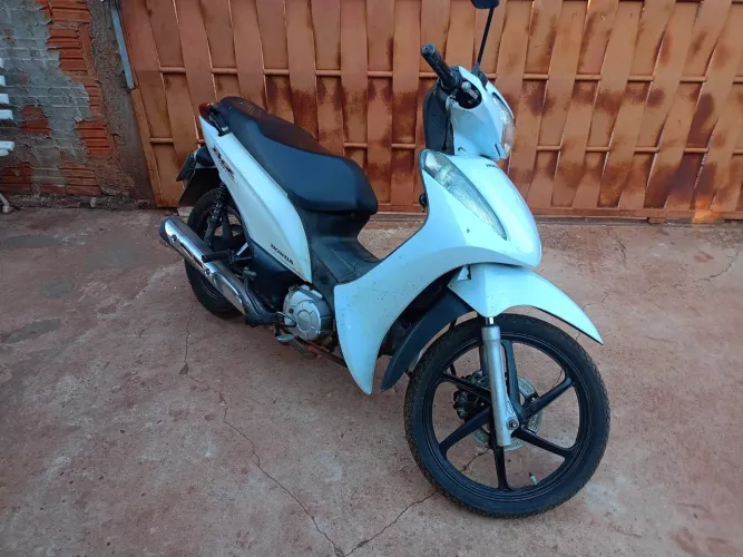 Biz 110, em dias , só transferir.