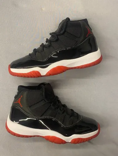 Air Jordan 11 ?Bred?