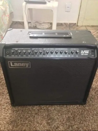 Amplificador Laney LV200 Tube Fusion