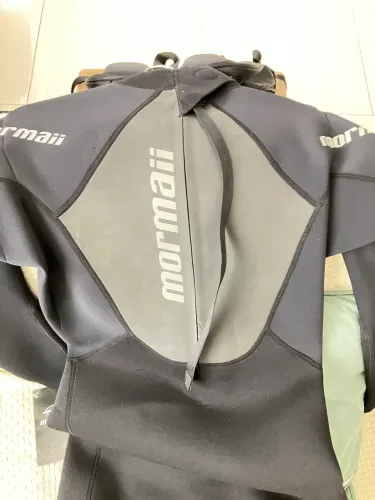 Wetsuit Mormaii (NOVA) - Etiqueta