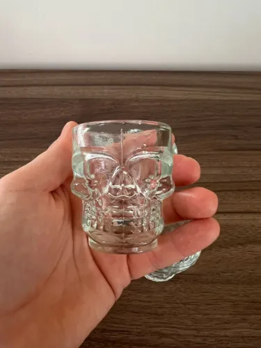 Jogo de copos shot caveira