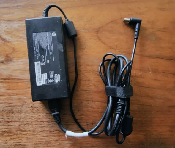 Carregador ORIGINAL para PC HP 23  23-B210BR ALL In One