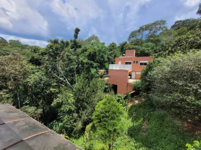 CASA DE CONDOMÍNIO COM 4 QUARTOS E 2 VAGAS NO CONDOMINIO VILLE DE MONTAGNE PARA LOCAÇÃO
