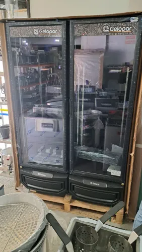 A. Cervejeira Gcbc Gelopar 950 litros total black